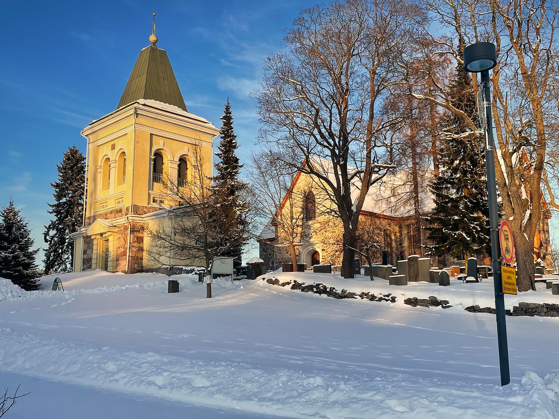 Kirkkonummen keskiaikainen kivikirkko — tuholaiset Kirkkonummella
