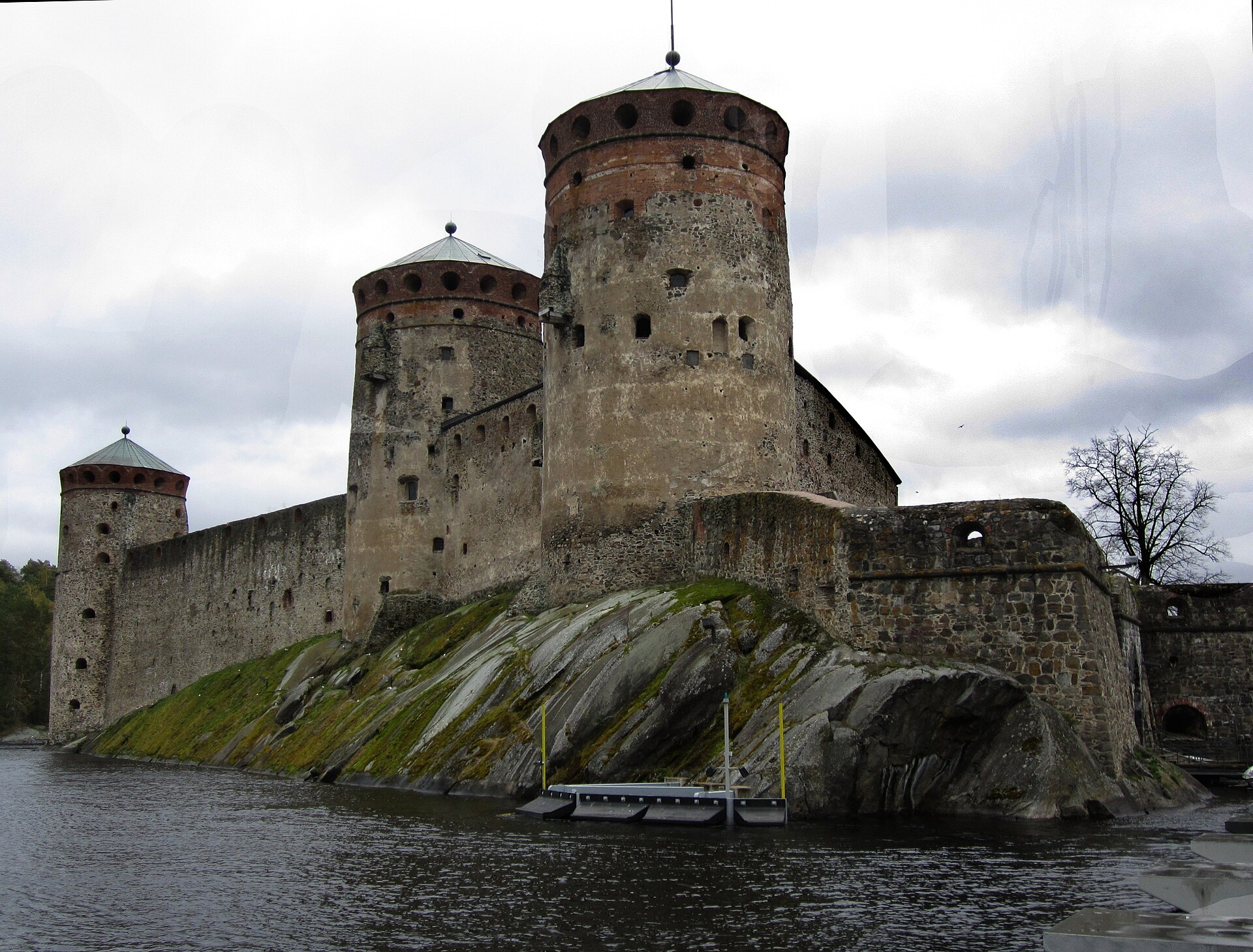 Olavinlinna Saimaan vesillä Savonlinnassa — tuholaiset Savonlinnassa